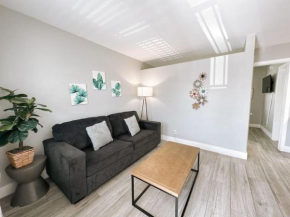 Rustic Retreats Cozy 1BR for 4 guests minutes from Las Olas